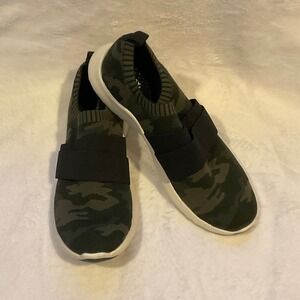 Aetrex Allie Slip On Sneaker (Women) - Camo Sz 9-9.5